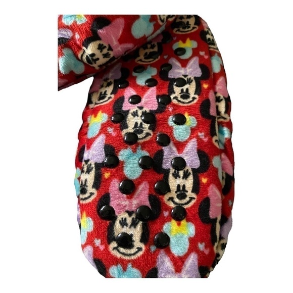 NWT-MINNIE MOUSE
Super cute fuzzy babba slipper socks - Picture 3 of 3